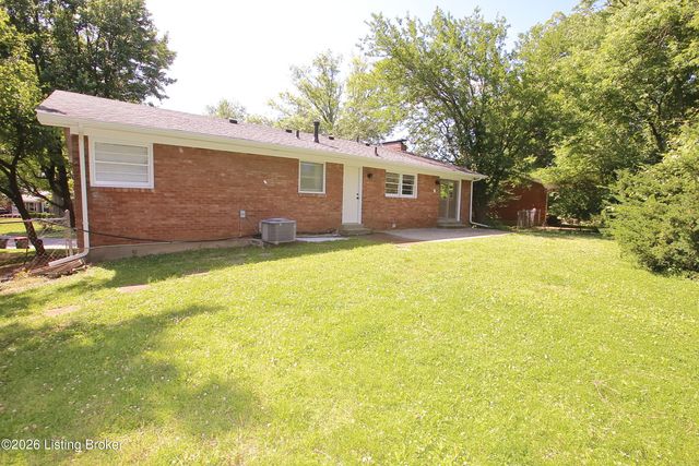 3132 Sunny Ln, Louisville, KY 40205