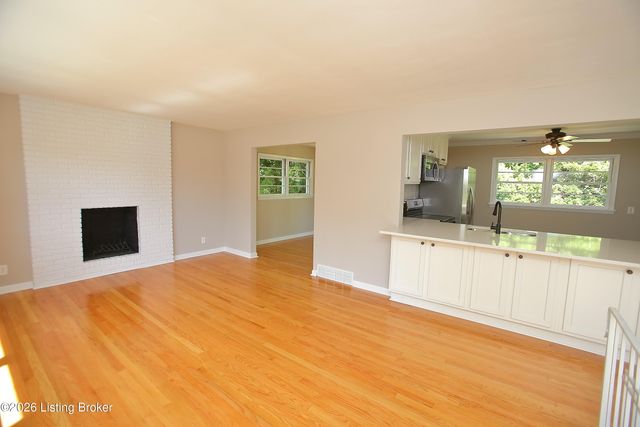 3132 Sunny Ln, Louisville, KY 40205