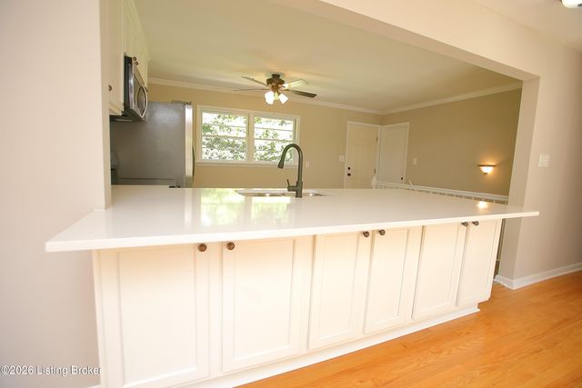 3132 Sunny Ln, Louisville, KY 40205
