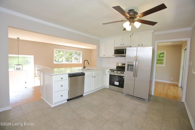 3132 Sunny Ln, Louisville, KY 40205