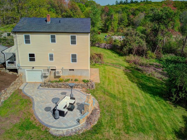 1026 Route 171, Woodstock, CT 06281