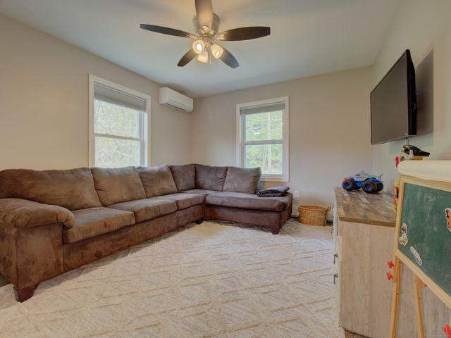 1026 Route 171, Woodstock, CT 06281