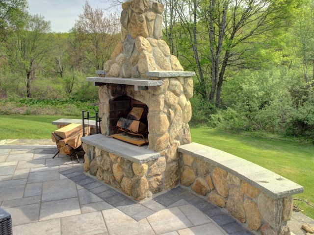 1026 Route 171, Woodstock, CT 06281