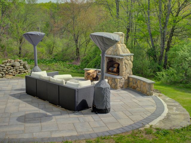 1026 Route 171, Woodstock, CT 06281