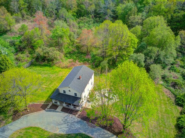 1026 Route 171, Woodstock, CT 06281