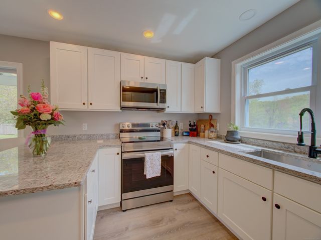 1026 Route 171, Woodstock, CT 06281