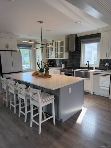 1016 Theodora Street, Franklin Square, NY 11010
