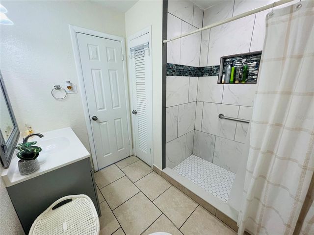 2307 W HAMILTON AVENUE, Tampa, FL 33604
