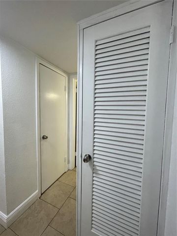 2307 W HAMILTON AVENUE, Tampa, FL 33604