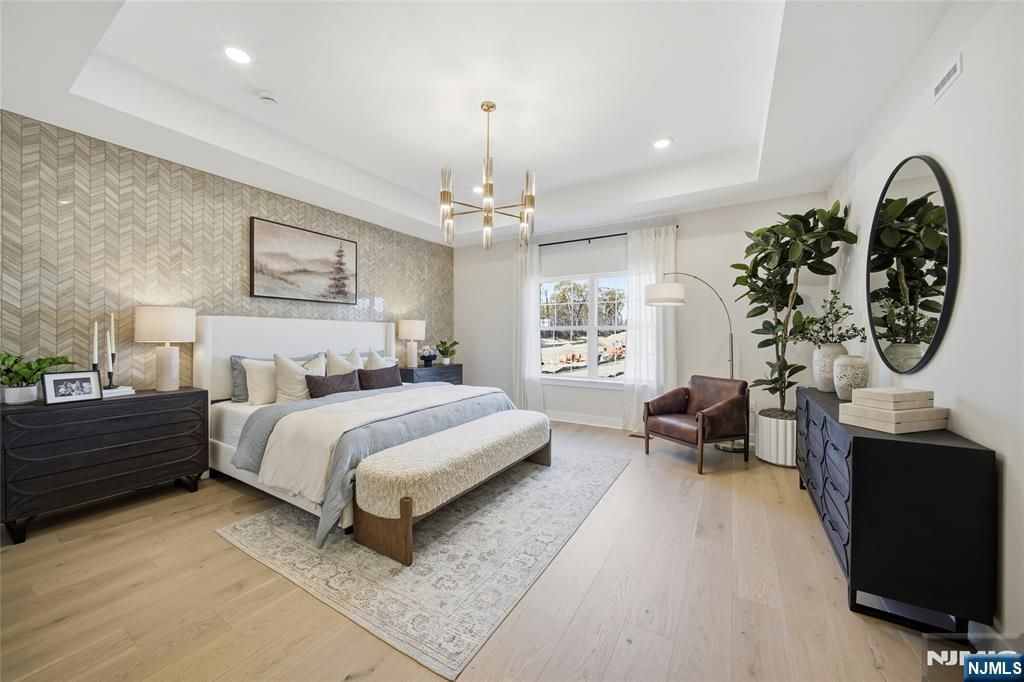 12 Belmont Place, Oakland, NJ 07036