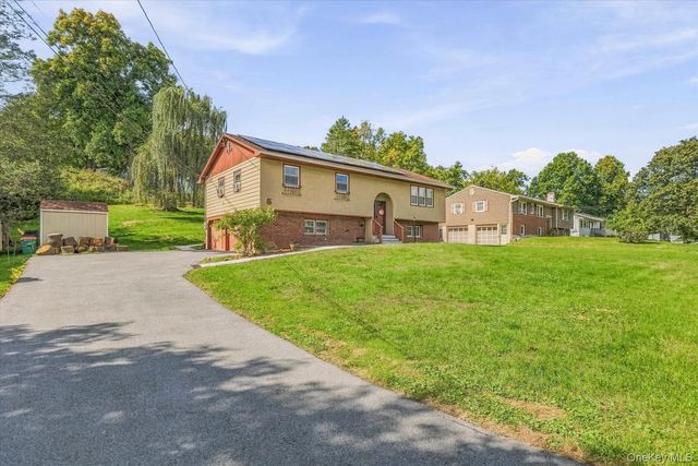 5 Bird Lane, Poughkeepsie, NY 12603