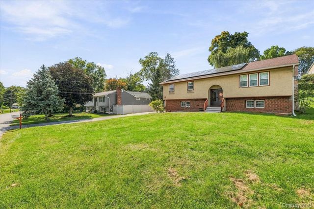 5 Bird Lane, Poughkeepsie, NY 12603