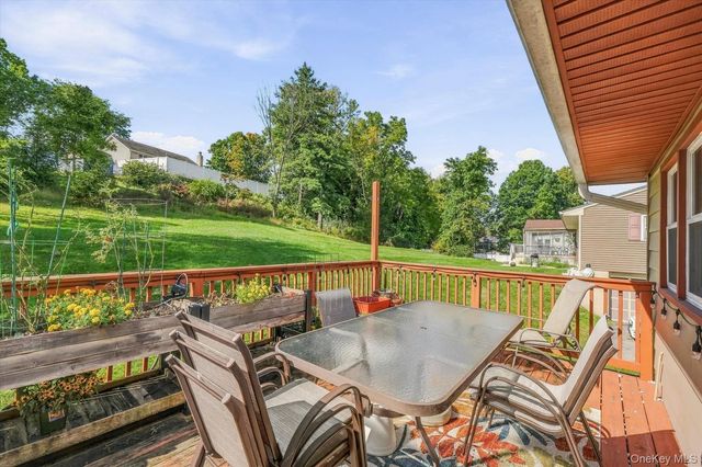 5 Bird Lane, Poughkeepsie, NY 12603