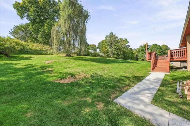 5 Bird Lane, Poughkeepsie, NY 12603