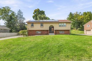 5 Bird Lane, Poughkeepsie, NY 12603