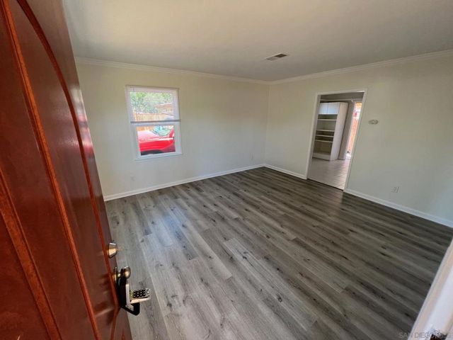 8975 Lamar St, Spring Valley, CA 91977