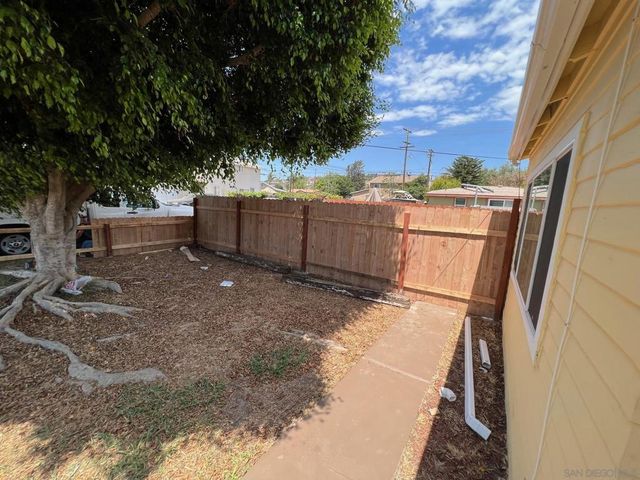 8975 Lamar St, Spring Valley, CA 91977