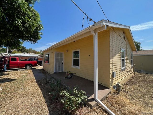 8975 Lamar St, Spring Valley, CA 91977