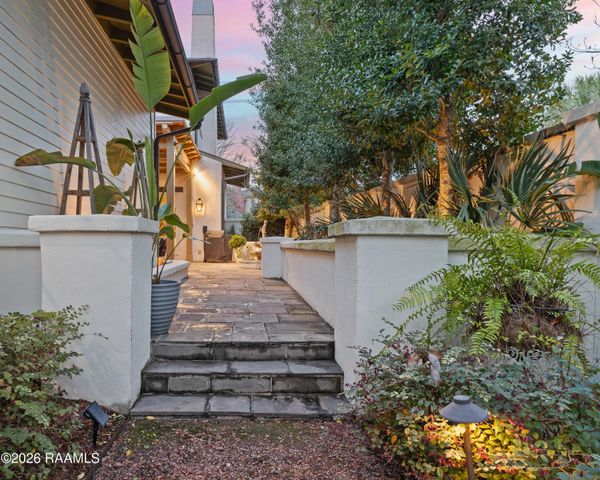 601 Richland Avenue, Lafayette, LA 70508