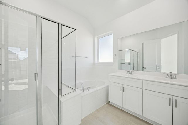 6702 Augusta Greens Drive, Baytown, TX 77523