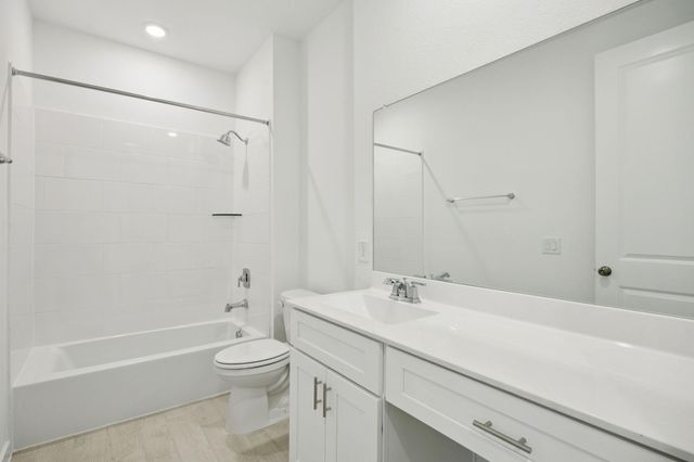 6702 Augusta Greens Drive, Baytown, TX 77523