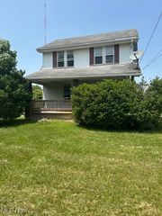 884 E Dewey Avenue, Youngstown, OH 44502