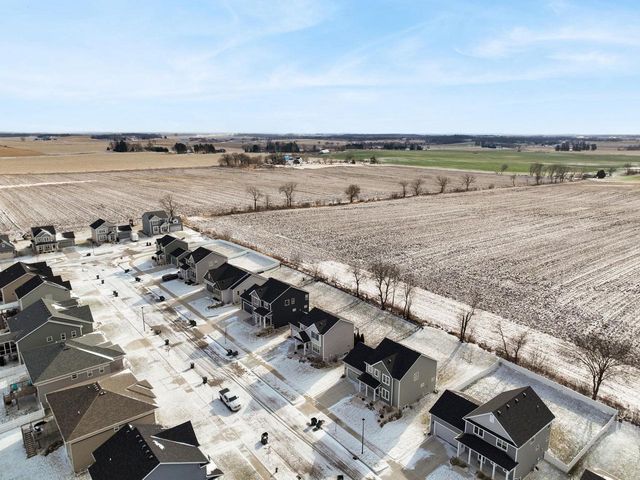 859 Shadowwood Trail, Sun Prairie, WI 53590