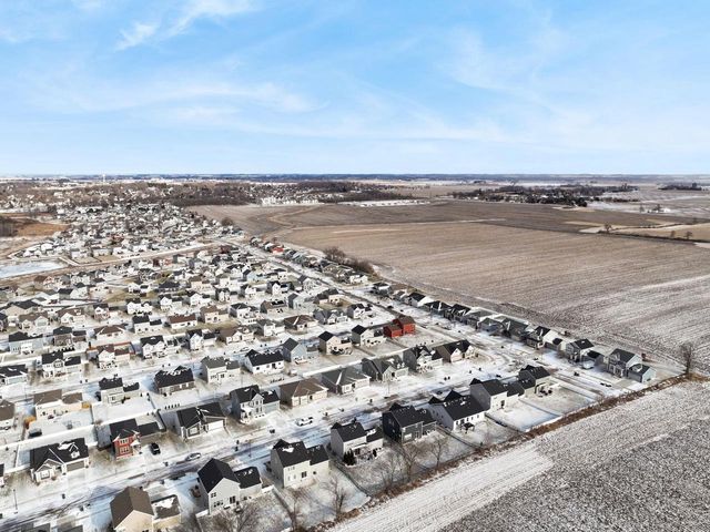 859 Shadowwood Trail, Sun Prairie, WI 53590