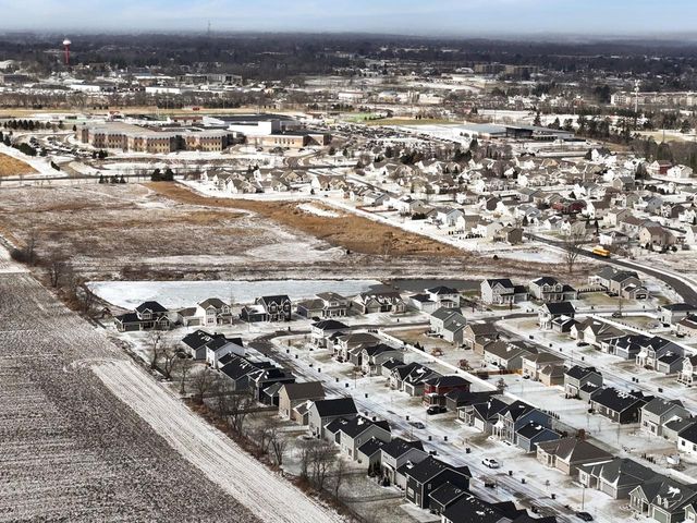 859 Shadowwood Trail, Sun Prairie, WI 53590