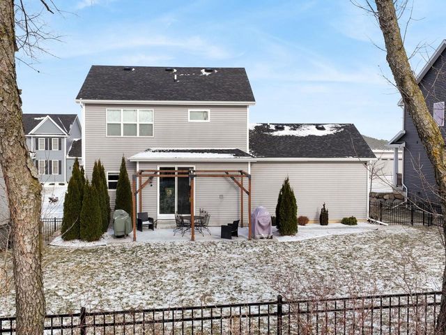 859 Shadowwood Trail, Sun Prairie, WI 53590