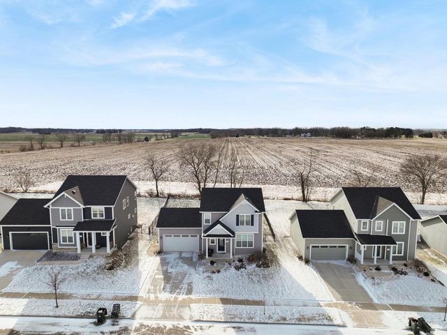 859 Shadowwood Trail, Sun Prairie, WI 53590