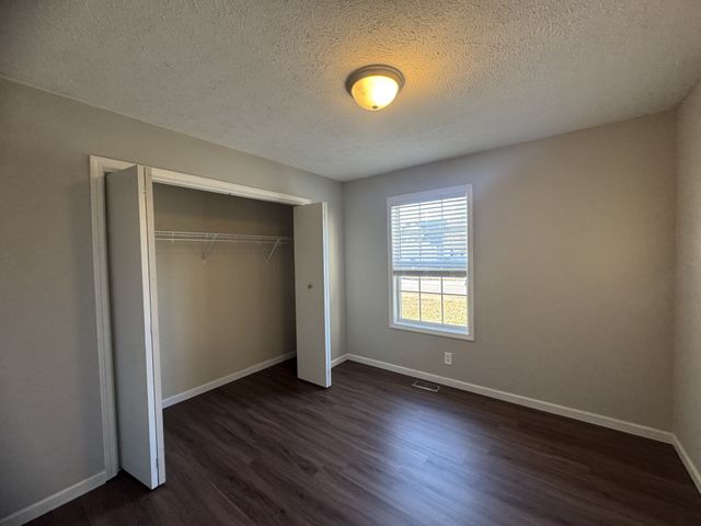 1051 Cindy Jo Ct, Clarksville, TN 37040