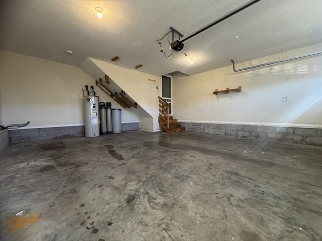 1051 Cindy Jo Ct, Clarksville, TN 37040