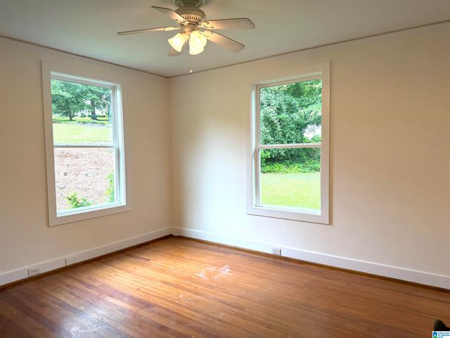 527 ROCKRIDGE AVENUE, Trussville, AL 35173