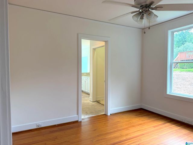 527 ROCKRIDGE AVENUE, Trussville, AL 35173
