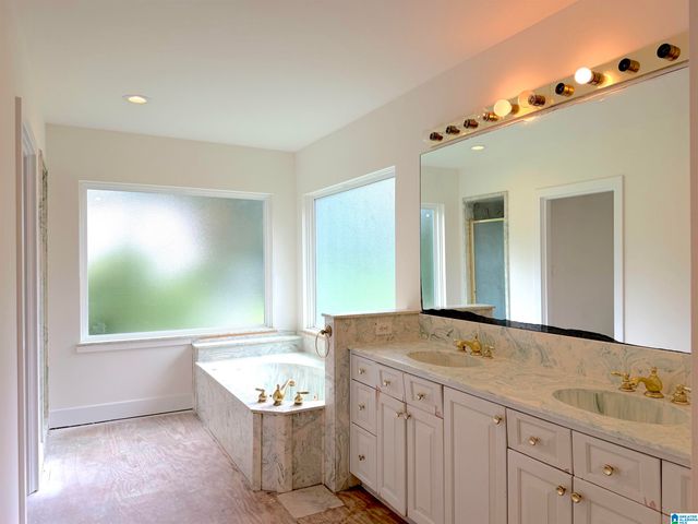 527 ROCKRIDGE AVENUE, Trussville, AL 35173