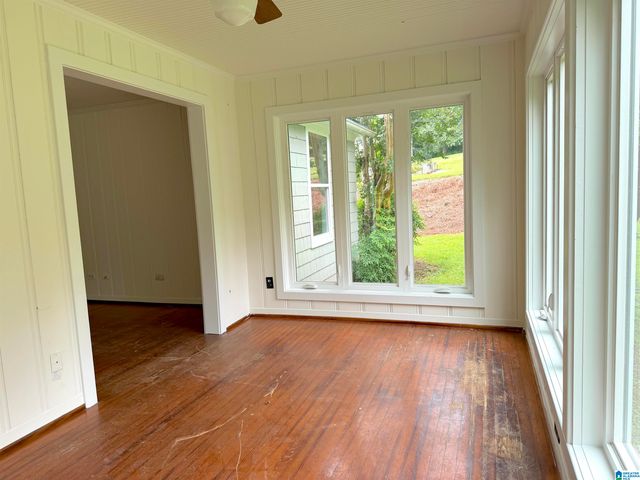 527 ROCKRIDGE AVENUE, Trussville, AL 35173