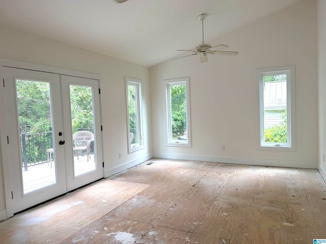 527 ROCKRIDGE AVENUE, Trussville, AL 35173