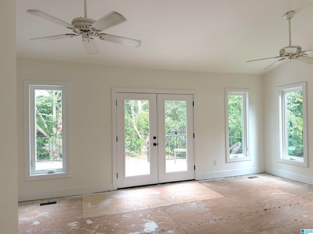 527 ROCKRIDGE AVENUE, Trussville, AL 35173
