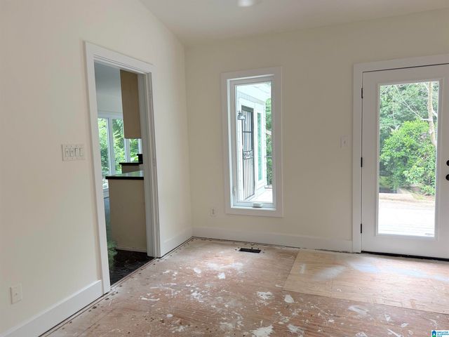 527 ROCKRIDGE AVENUE, Trussville, AL 35173