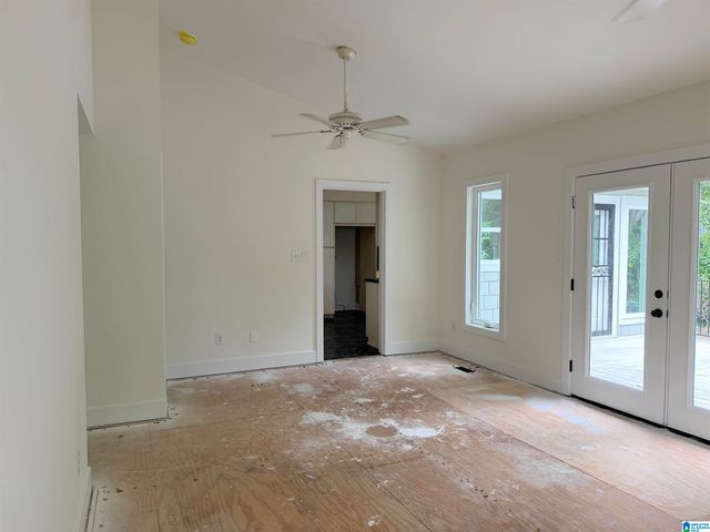 527 ROCKRIDGE AVENUE, Trussville, AL 35173