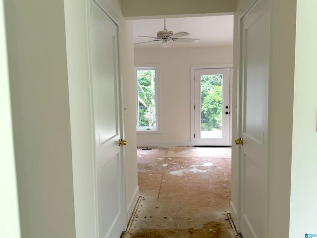 527 ROCKRIDGE AVENUE, Trussville, AL 35173