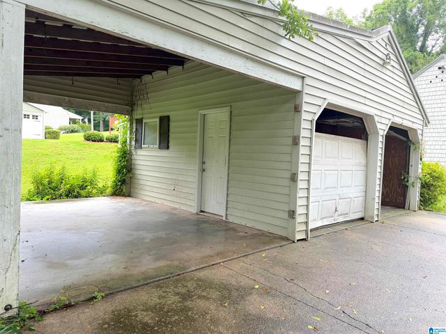 527 ROCKRIDGE AVENUE, Trussville, AL 35173