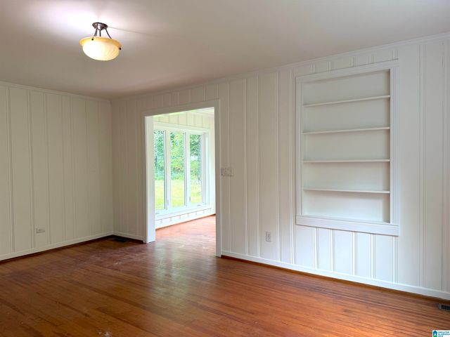 527 ROCKRIDGE AVENUE, Trussville, AL 35173