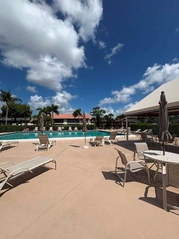 3380 Lucerne Park Drive 4B, Greenacres, FL 33467
