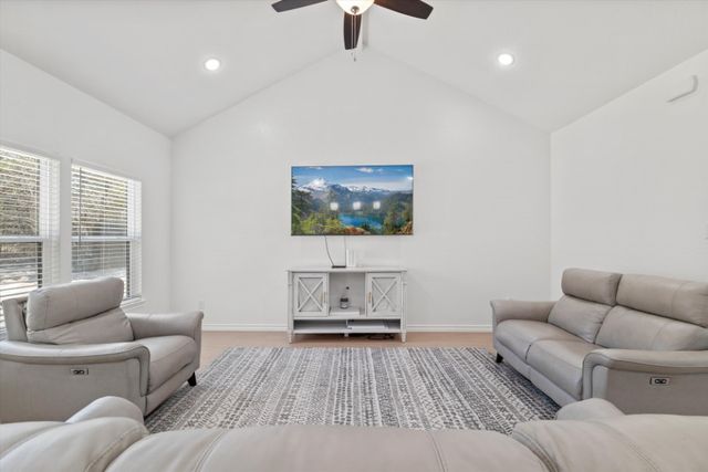 298 Greanead Road, Forestburg, TX 76239