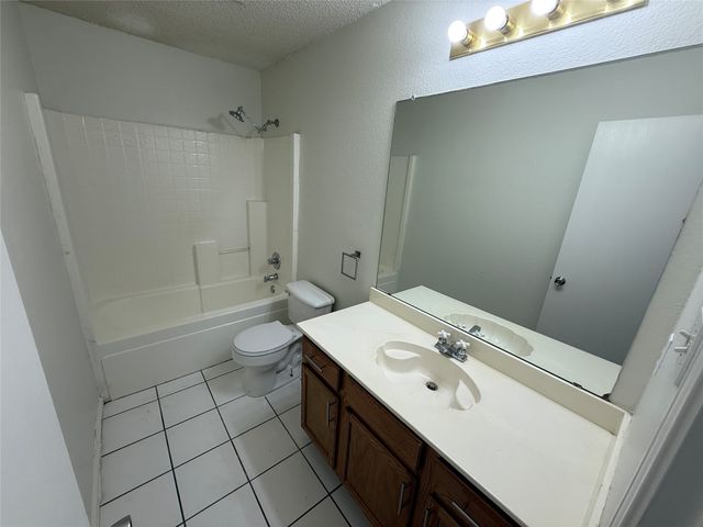 1142 Margie Street, Burleson, TX 76028