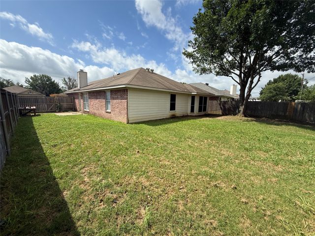 1142 Margie Street, Burleson, TX 76028