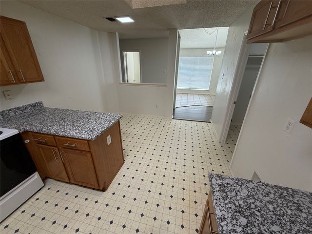 1142 Margie Street, Burleson, TX 76028