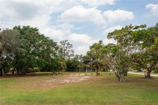 264 Cypress Way WAY W, Naples, FL 34110